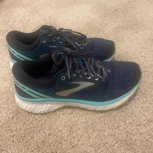 Brooks Women's Running Shoes - Navy and Teal